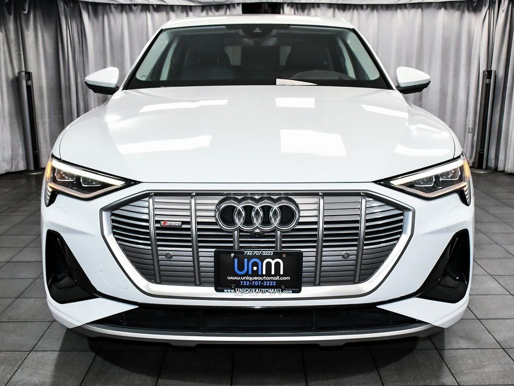 2022 Audi e-tron Sportback S line Prestige photo 2