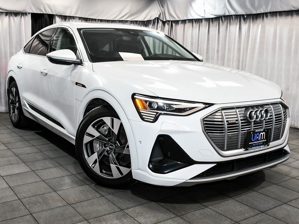 2022 Audi e-tron Sportback S line Prestige photo 3