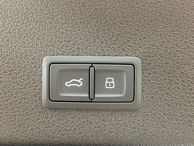 2022 Audi e-tron Sportback S line Prestige quattro - 22988195 - 32