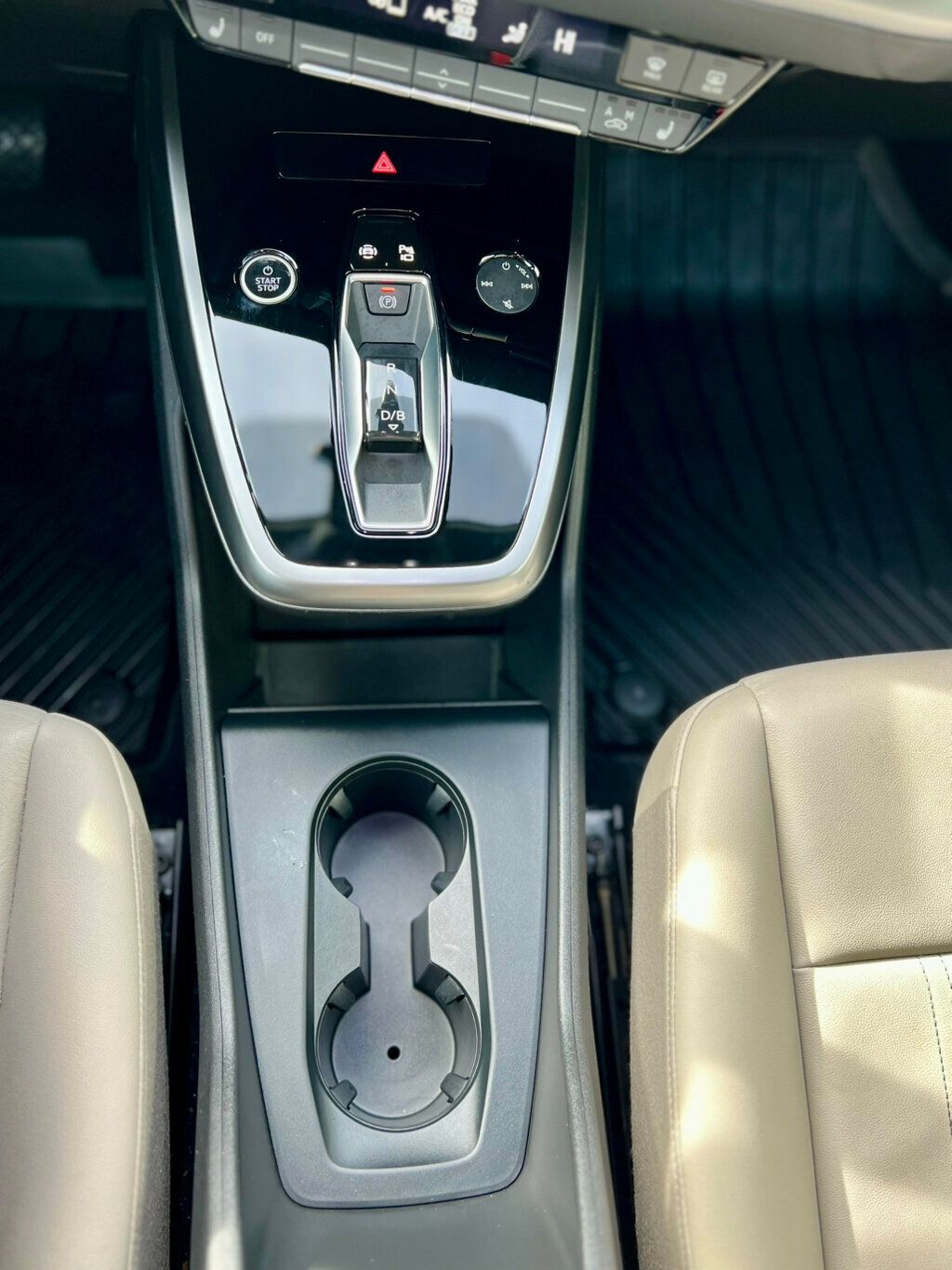 2022 Audi Q4 e-tron Premium 50 quattro - 22980567 - 24