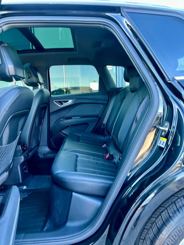 2022 Audi Q4 e-tron Premium Plus 50 quattro - 23061961 - 14
