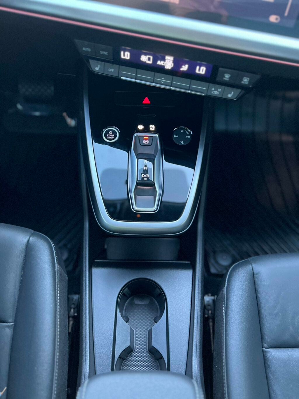 2022 Audi Q4 e-tron Premium Plus 50 quattro - 23061961 - 24