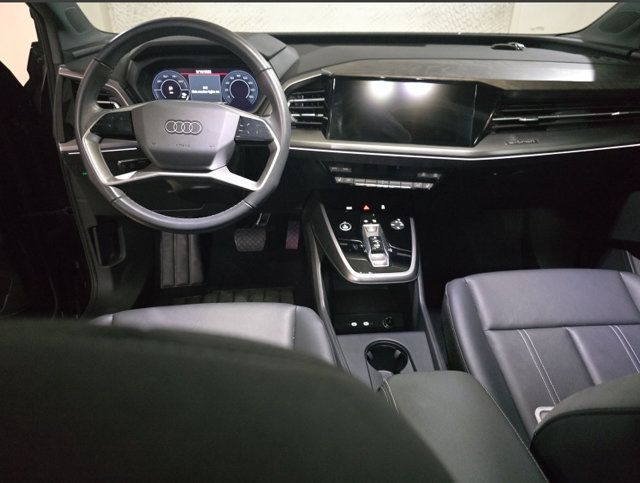2022 Audi Q4 e-tron Premium Plus 50 quattro - 23061961 - 3