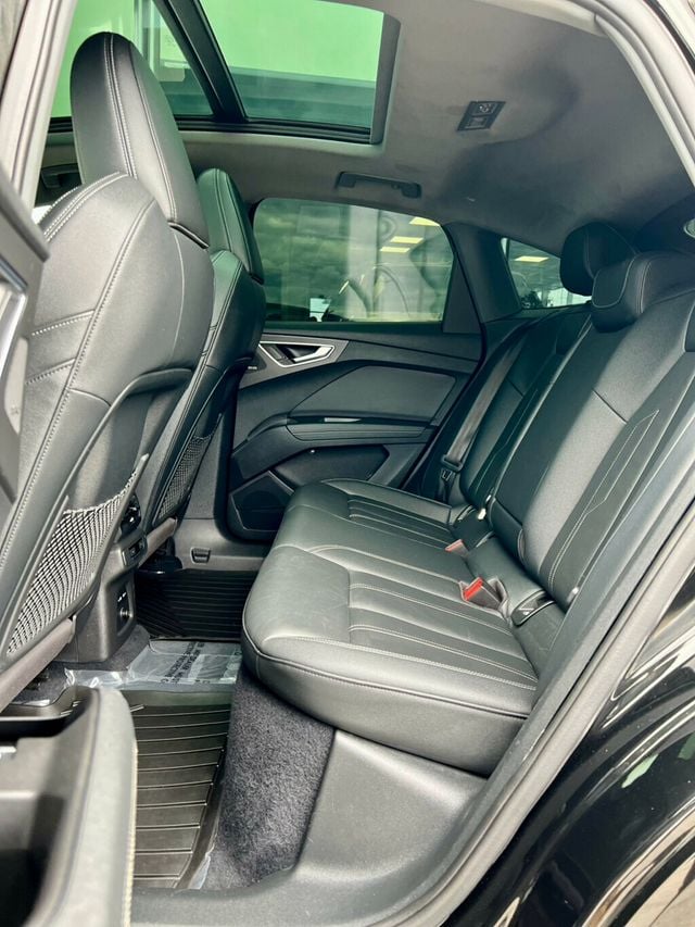 2022 Audi Q4 e-tron Sportback Prestige 50 quattro - 23035000 - 14