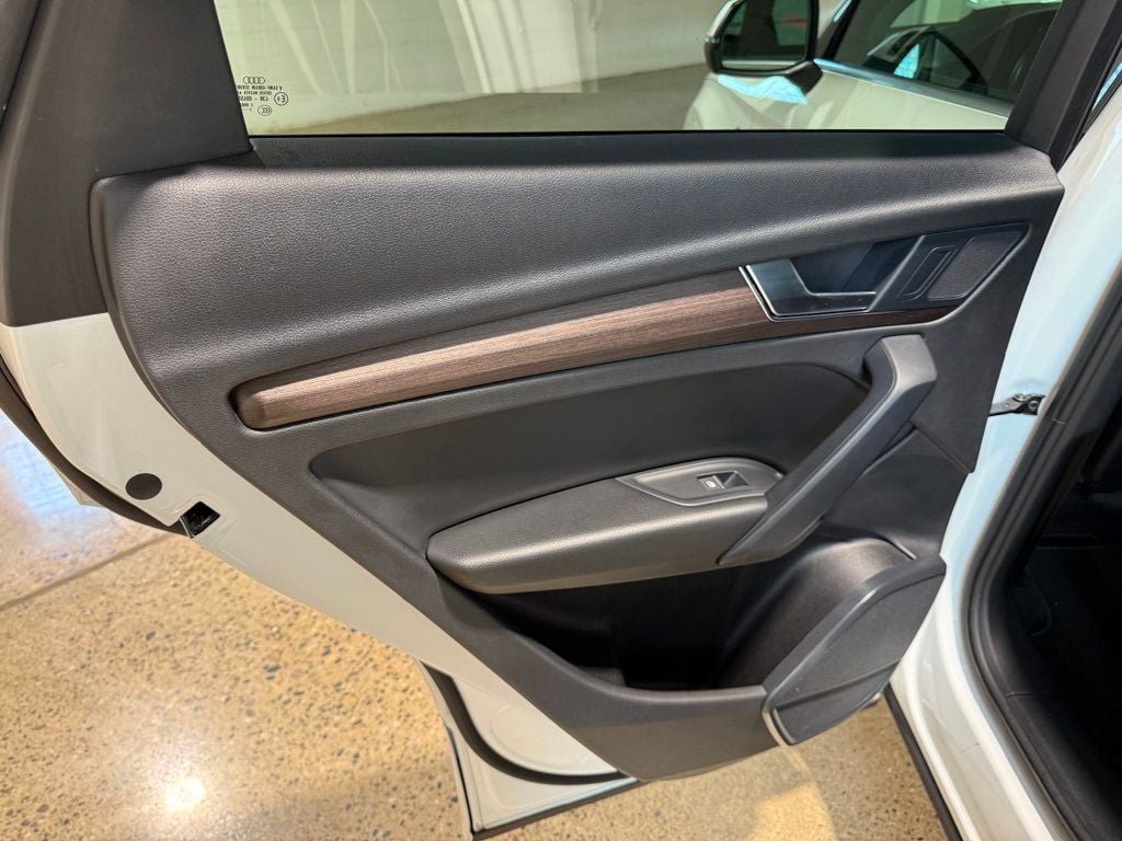 2022 Audi Q5 S line Premium 45 TFSI photo 17