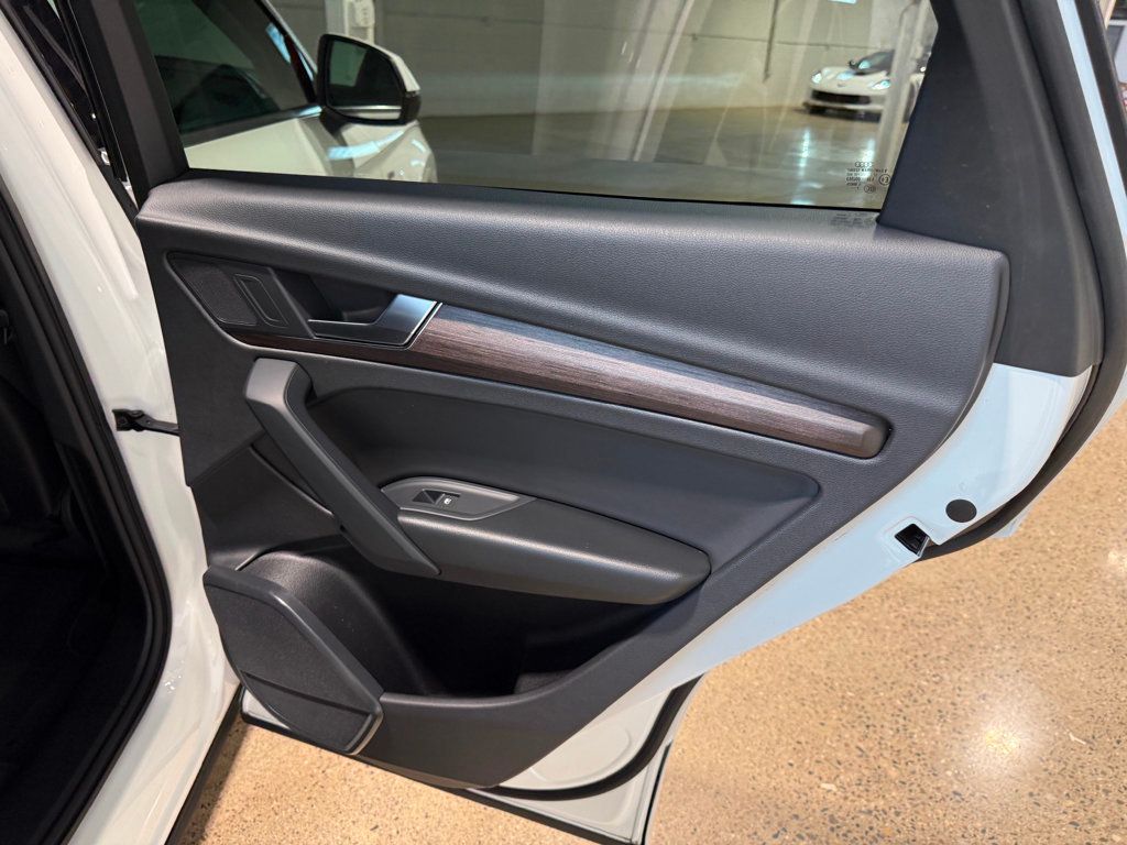 2022 Audi Q5 S line Premium 45 TFSI photo 23