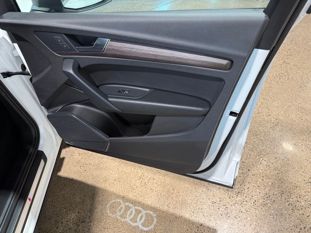 2022 Audi Q5 S line Premium 45 TFSI photo 27