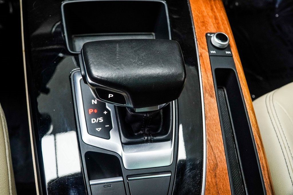 2022 Audi Q5 S line Premium 45 TFSI photo 16