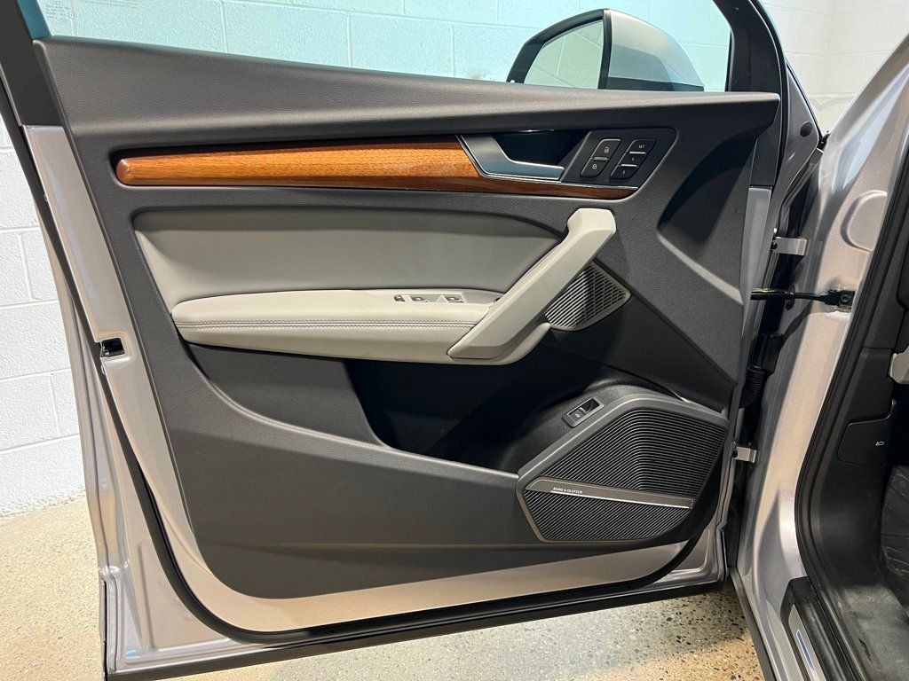 2022 Audi Q5 S line Premium Plus 45 TFSI photo 23