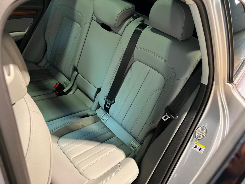 2022 Audi Q5 S line Premium Plus 45 TFSI photo 24