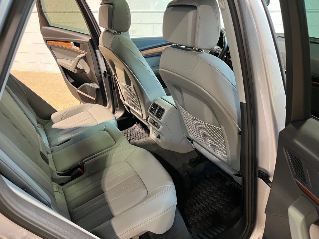 2022 Audi Q5 S line Premium Plus 45 TFSI photo 29