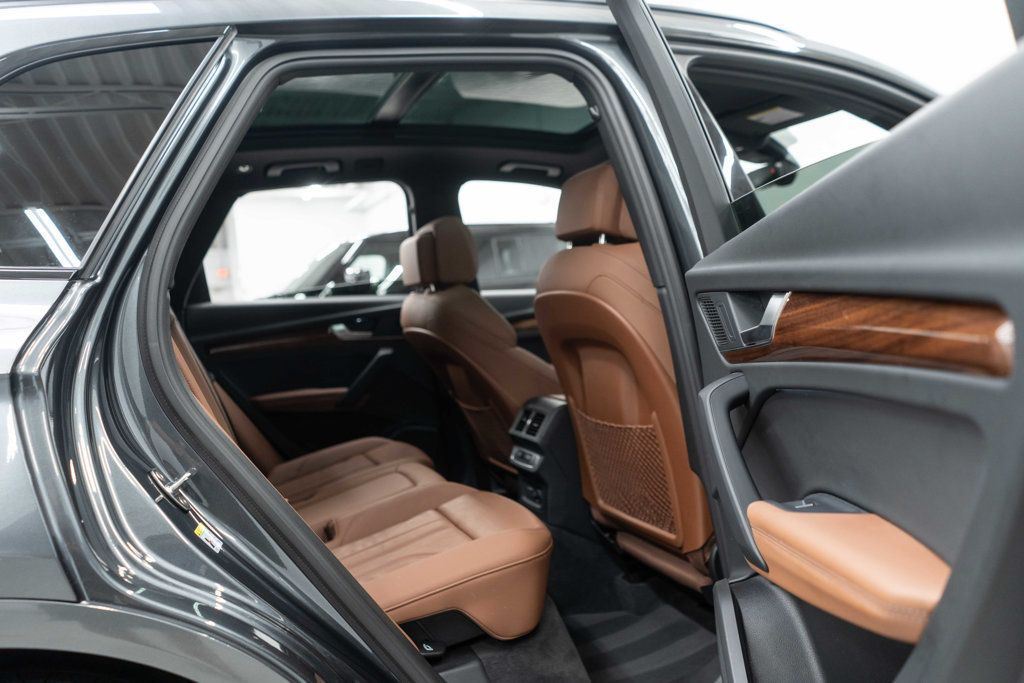 2022 Audi Q5 S line Premium Plus 55 TFSI photo 13
