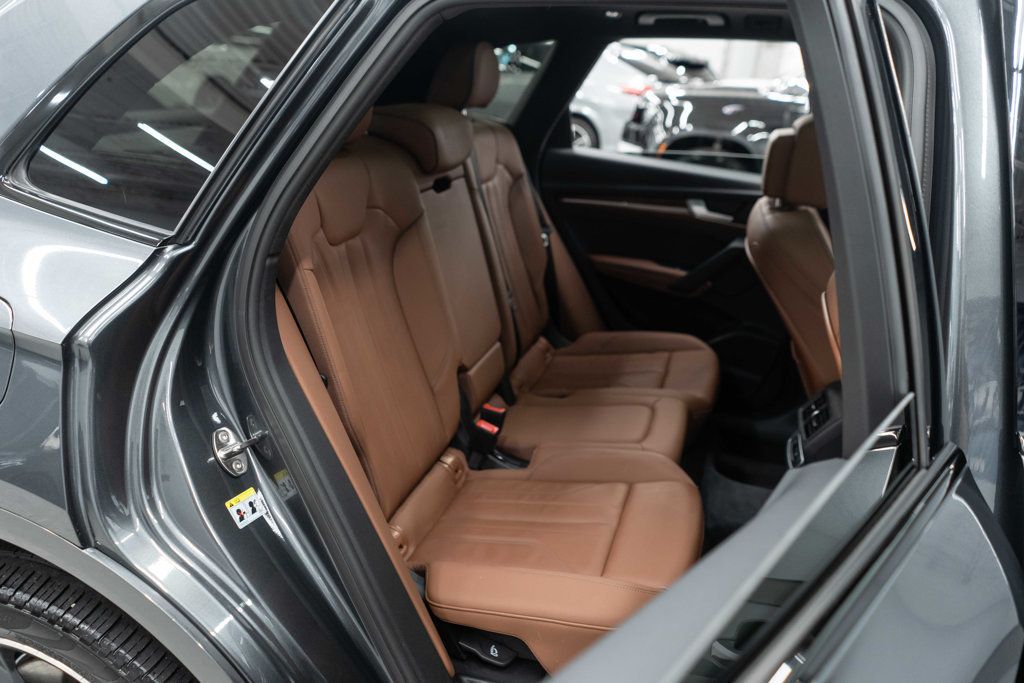2022 Audi Q5 S line Premium Plus 55 TFSI photo 14