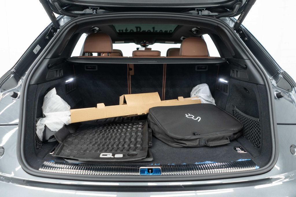 2022 Audi Q5 S line Premium Plus 55 TFSI photo 17