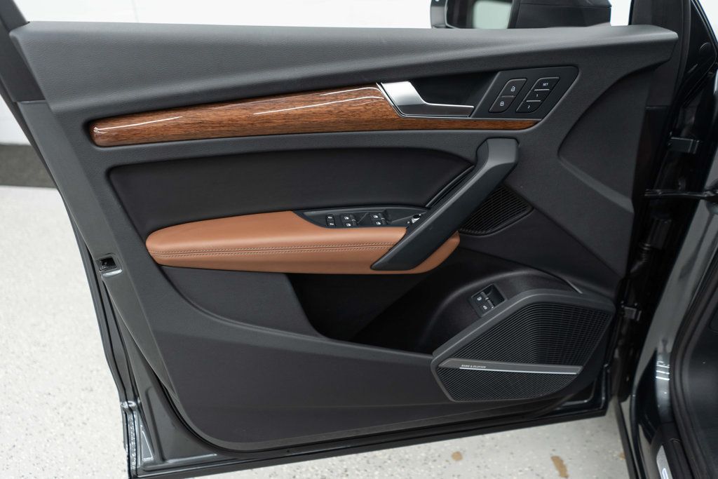 2022 Audi Q5 S line Premium Plus 55 TFSI photo 18