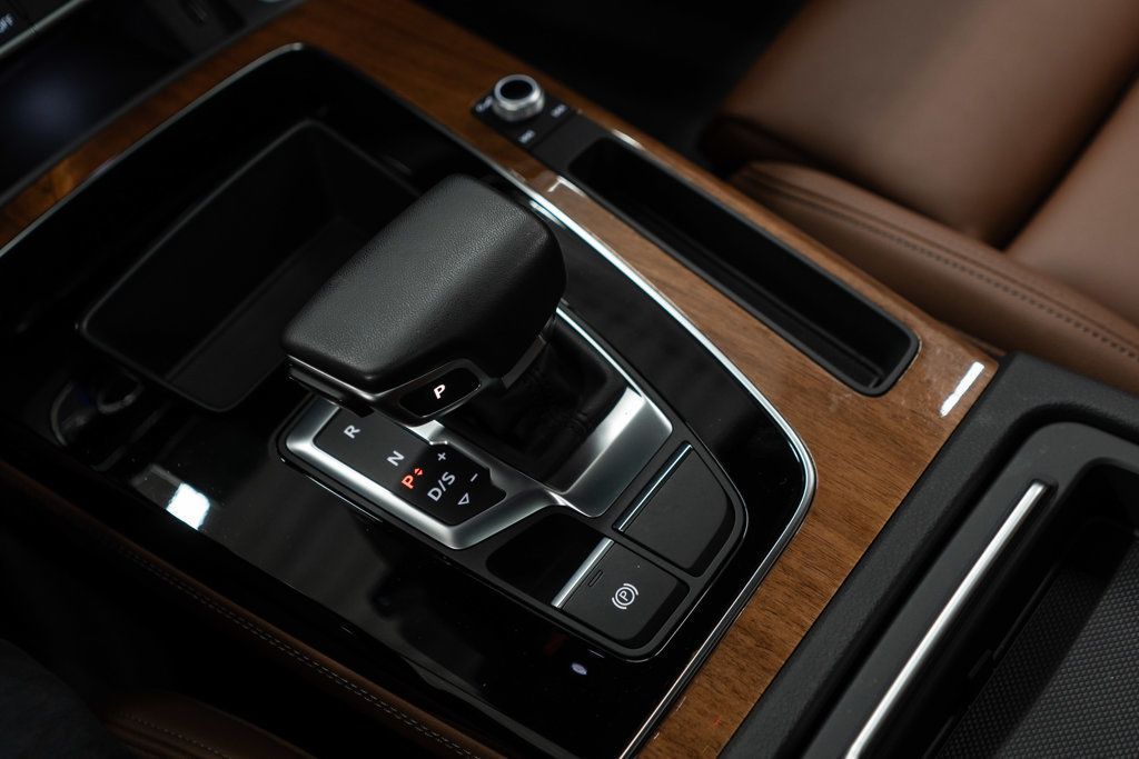 2022 Audi Q5 S line Premium Plus 55 TFSI photo 21