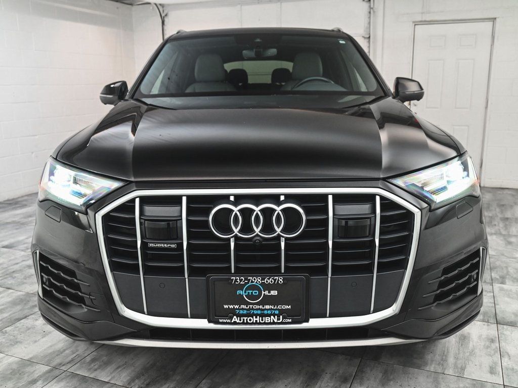 2022 Audi Q7 45 Premium Plus photo 2