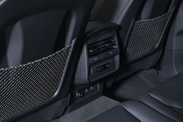 2022 Audi Q7 55 Premium Plus - 22957308 - 17