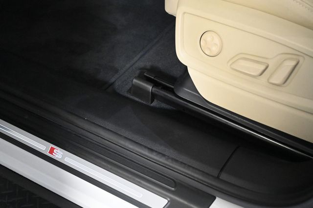 2022 Audi Q7 55 Premium Plus - 23003071 - 19