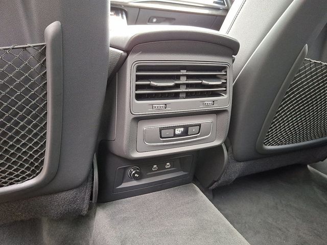 2022 Audi Q7 Premium 55 TFSI quattro - 22864543 - 10
