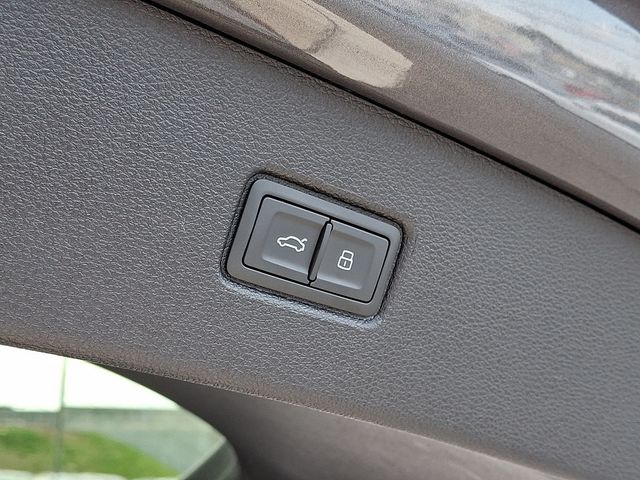 2022 Audi Q7 Premium 55 TFSI quattro - 22864543 - 28