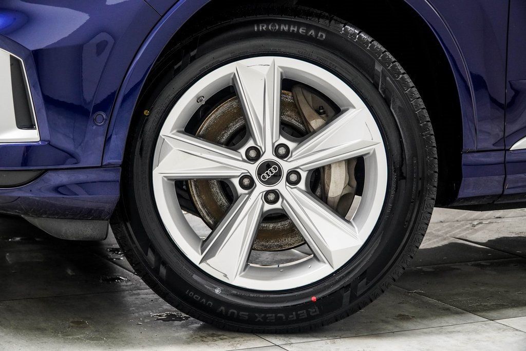 2022 Audi Q7 45 Premium Plus photo 3
