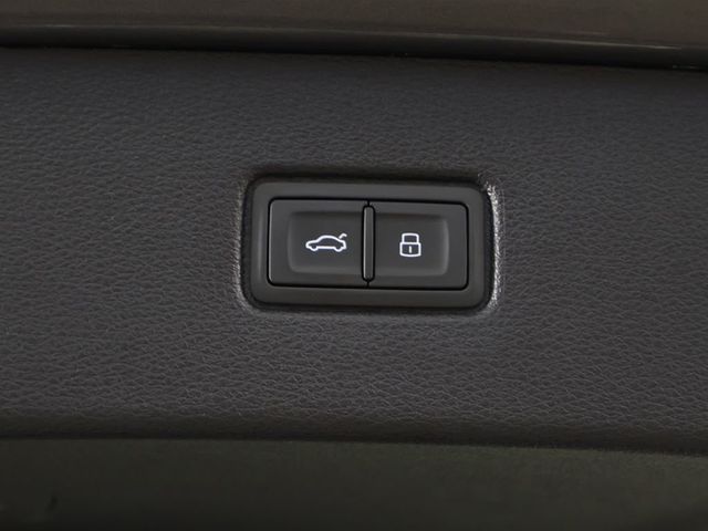 2022 Audi Q7 Premium Plus 45 TFSI quattro - 23030764 - 18