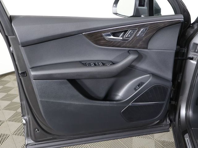 2022 Audi Q7 Premium Plus 45 TFSI quattro - 23030764 - 22