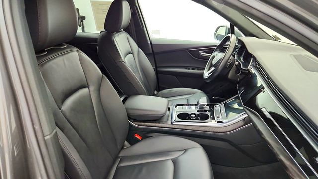 2022 Audi Q7 Premium Plus 45 TFSI quattro w/ Black Optic Pkg - 23082791 - 25