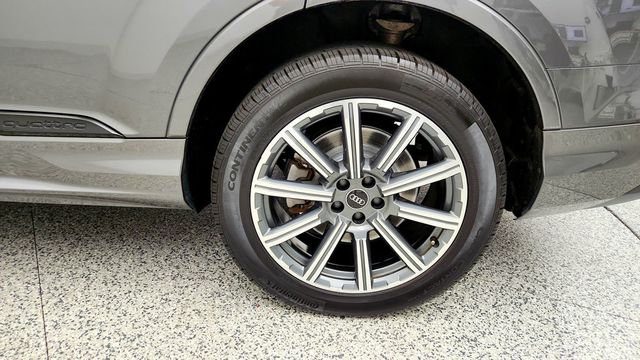 2022 Audi Q7 Premium Plus 45 TFSI quattro w/ Black Optic Pkg - 23082791 - 8