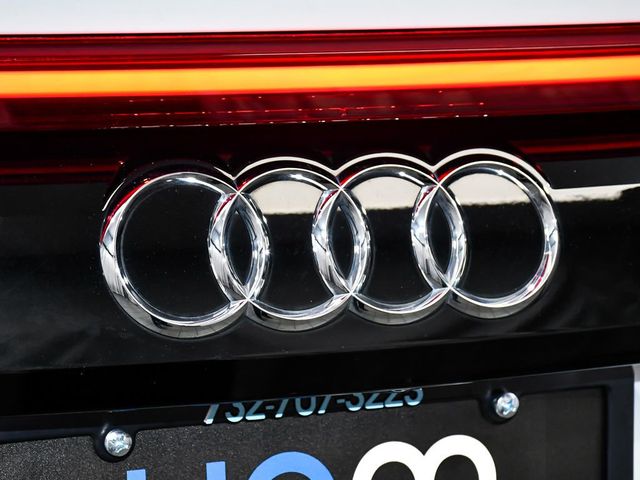 2022 Audi Q8 55 Premium - 23035763 - 85