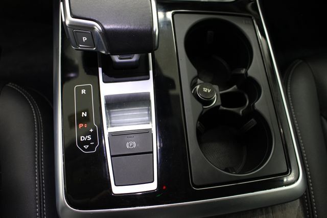 2022 Audi Q8 55 Premium Plus - 23077138 - 28