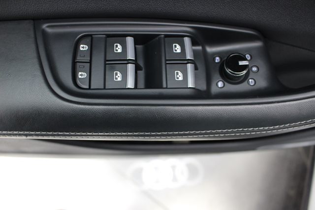 2022 Audi Q8 55 Premium Plus - 23077138 - 35