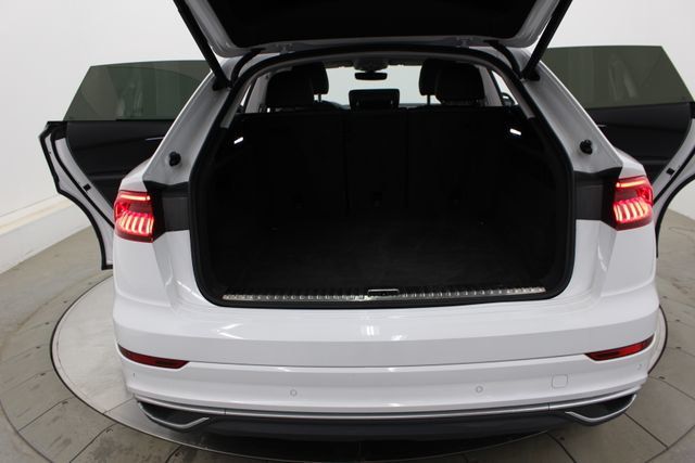 2022 Audi Q8 55 Premium Plus - 23077138 - 45