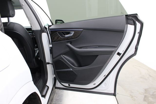 2022 Audi Q8 55 Premium Plus - 23077138 - 56