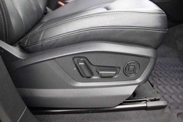 2022 Audi Q8 55 Premium Plus - 23077138 - 59
