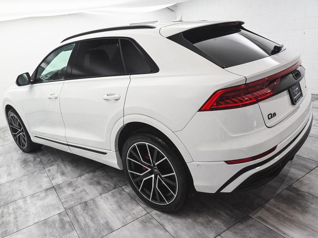 2022 Audi Q8 55 Prestige photo 3