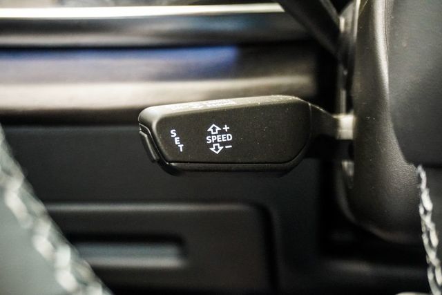 2022 Audi Q8 Premium 55 TFSI quattro - 23057378 - 24