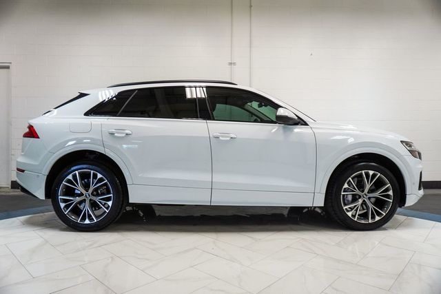 2022 Audi Q8 Premium 55 TFSI quattro - 23057378 - 36