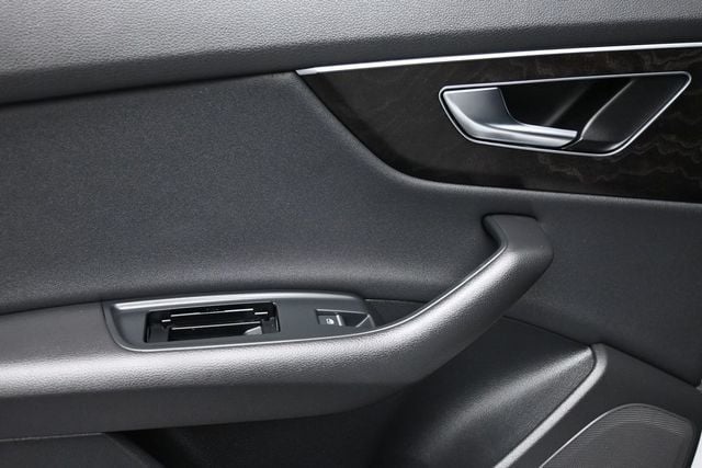2022 Audi Q8 Premium 55 TFSI quattro - 23044714 - 12