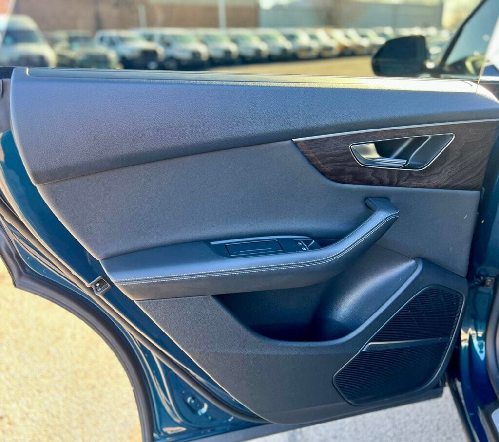 2022 Audi Q8 Premium Plus 55 TFSI quattro - 22996642 - 16