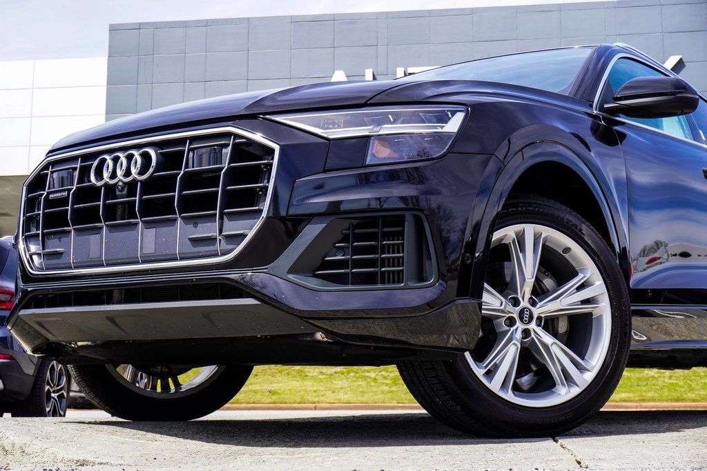 2022 Audi Q8 55 Premium Plus photo 2