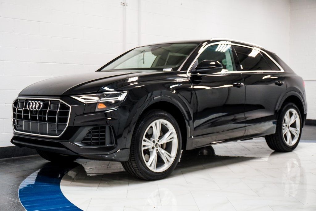 2022 Audi Q8 55 Premium Plus photo 3