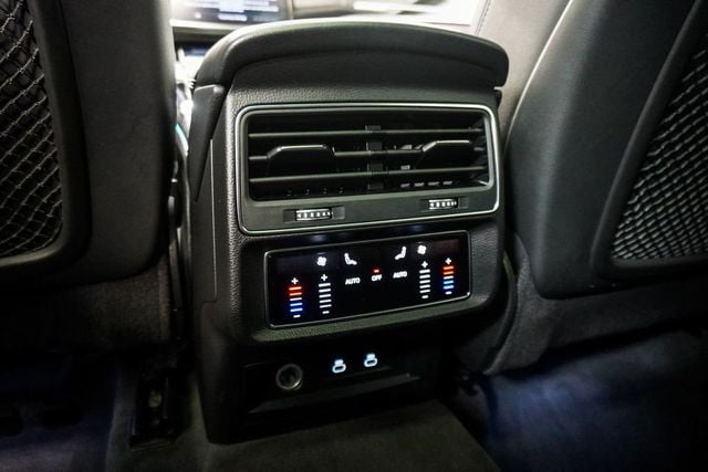 2022 Audi Q8 Premium Plus 55 TFSI quattro - 23039196 - 10