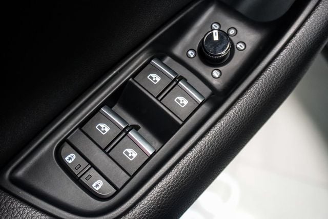2022 Audi Q8 Premium Plus 55 TFSI quattro - 23039196 - 19