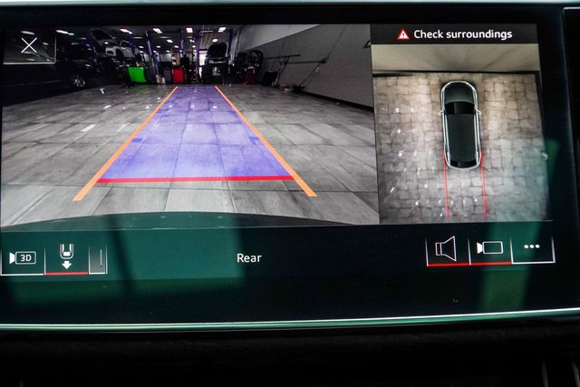 2022 Audi Q8 Premium Plus 55 TFSI quattro - 22968628 - 24