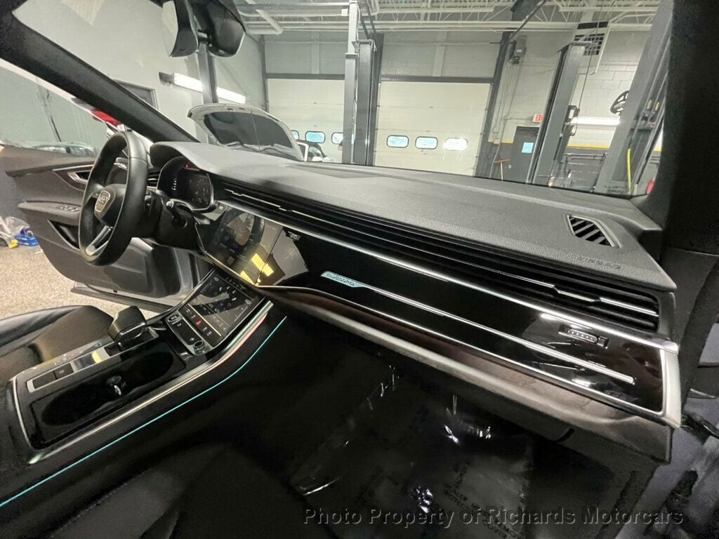 2022 Audi Q8 Premium Plus 55 TFSI quattro - 22769524 - 24