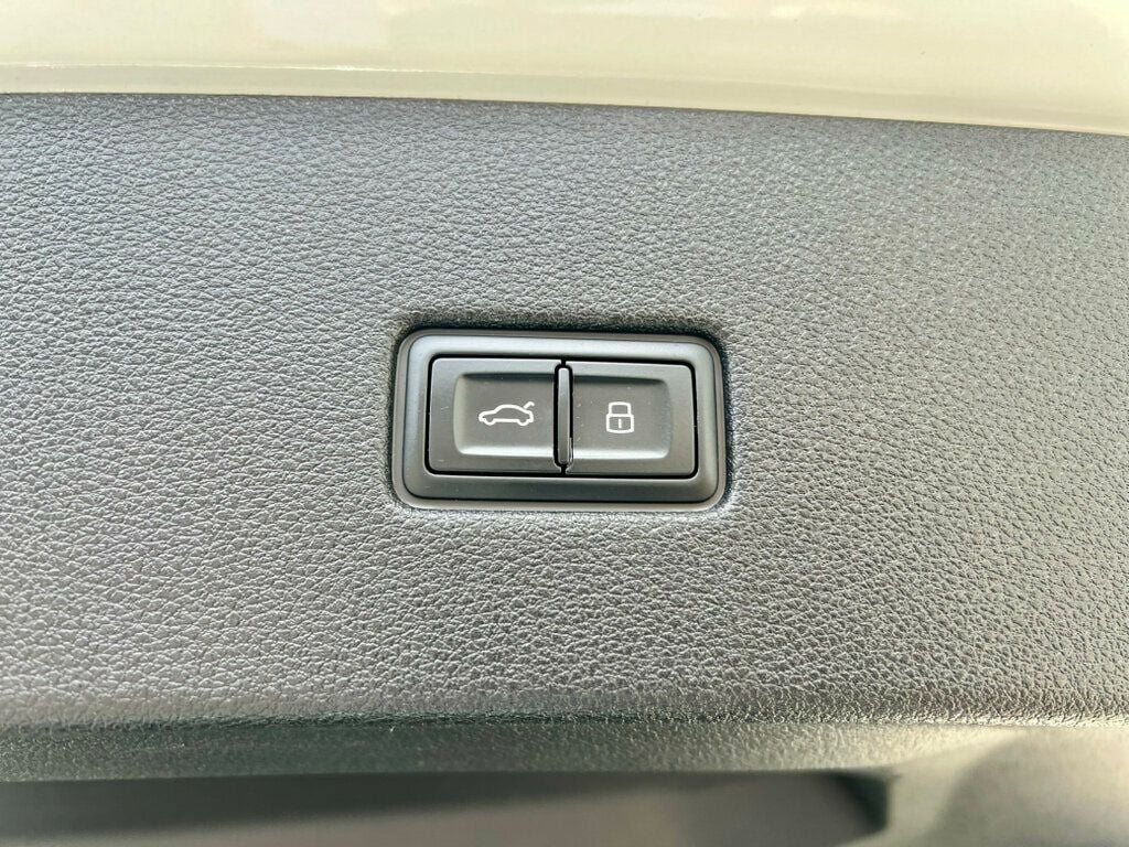 2022 Audi Q8 Prestige 55 TFSI quattro - 23031994 - 8