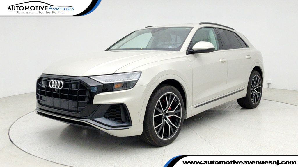 2022 Audi Q8 Prestige 55 TFSI quattro w/ Luxury, S line+ & S line Style Pkgs - 22945313 | Video 1