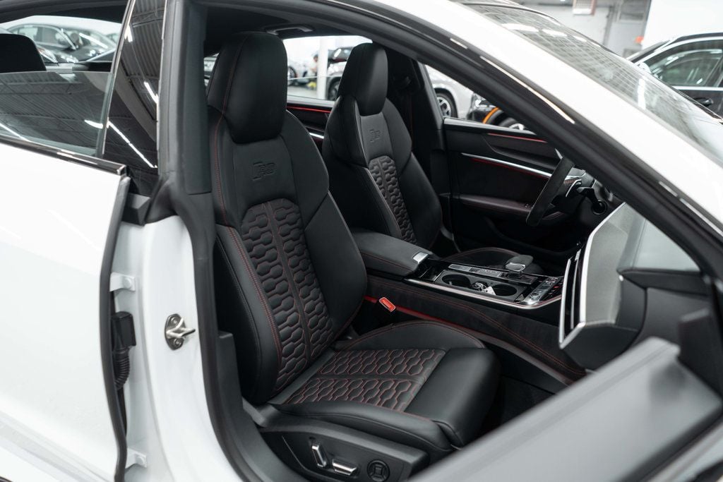 Audi RS 7 photo 12
